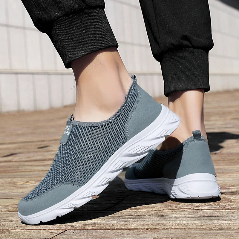 Sneakers Men Summer Casual Shoes Men Mesh Breathable Outdoor Non Slip Soft Sports Shoes Slip on Sneaker for Men Plus Size 38-46