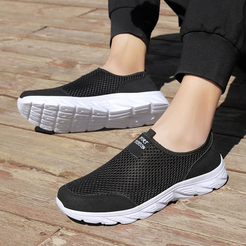 Sneakers Men Summer Casual Shoes Men Mesh Breathable Outdoor Non Slip Soft Sports Shoes Slip on Sneaker for Men Plus Size 38-46